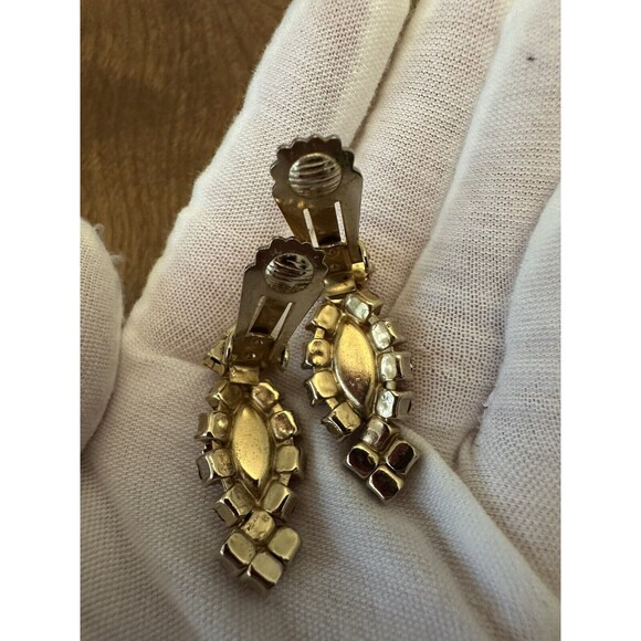 Vintage Pink Rhinestone Gold Tone Clip On Earrings Oval Pink Stone - Picture 6 of 9